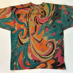 NEW 90’s VINTAGE GEOMETRIC SHORT SLEEVE T-SHIRT